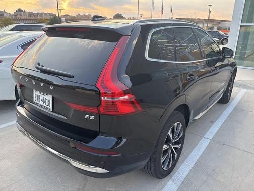 2023 Volvo XC60 B5 Plus Bright Theme