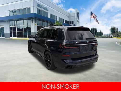 Black 2023 BMW X7 M60i