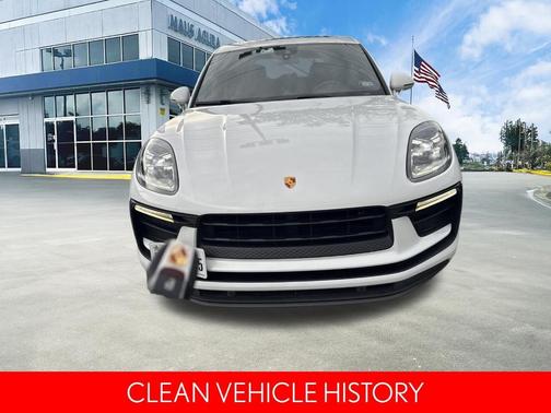 White 2022 Porsche Macan Base