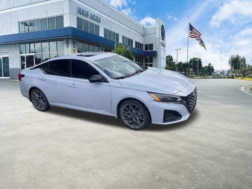 Gray Sky Pearl 2023 Nissan Altima 2.5 SR