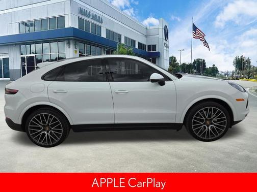 White 2021 Porsche Cayenne AWD