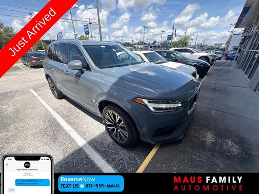 Gray 2022 Volvo XC90 T5 Momentum 7 Passenger