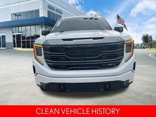White 2024 GMC Sierra 1500 AT4