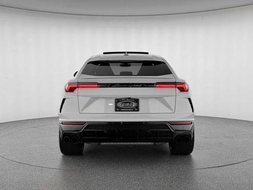 2021 Lamborghini Urus Base