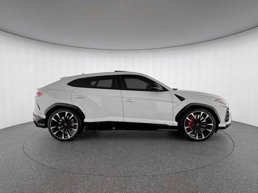 2021 Lamborghini Urus Base