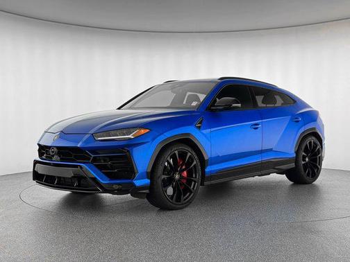 2022 Lamborghini Urus Base