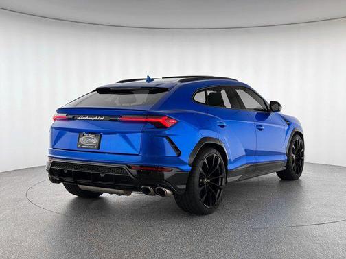 2022 Lamborghini Urus Base