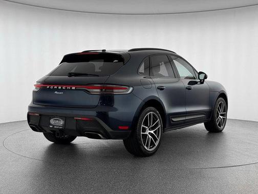 2022 Porsche Macan Base