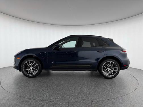 2022 Porsche Macan Base