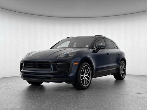 2022 Porsche Macan Base