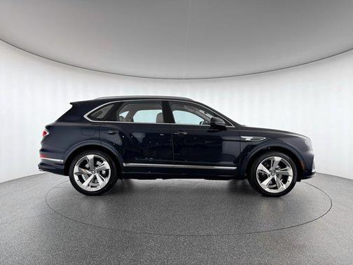 2025 Bentley Bentayga V8