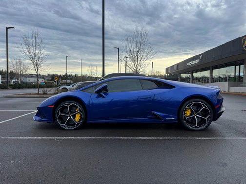 2020 Lamborghini Huracan EVO Base