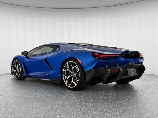 2025 Lamborghini Revuelto Base