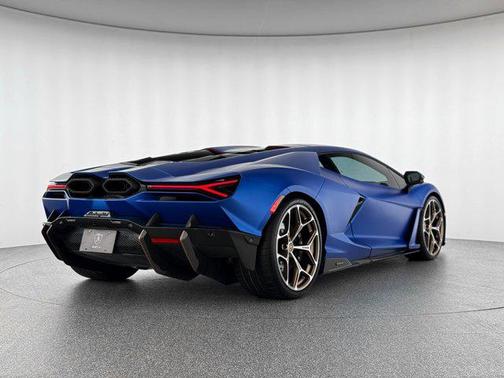 2025 Lamborghini Revuelto Base
