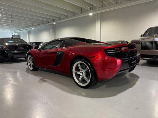 2015 McLaren 650S Base