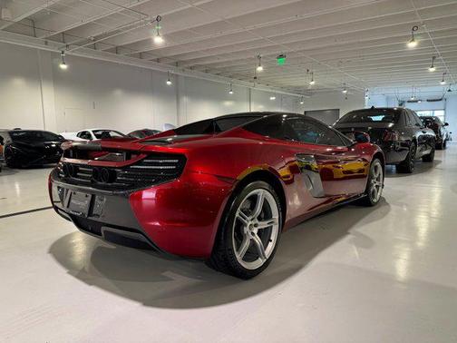 2015 McLaren 650S Base