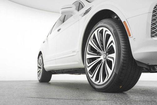 2025 Bentley Bentayga Azure