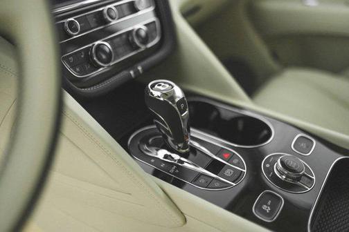 2025 Bentley Bentayga Azure