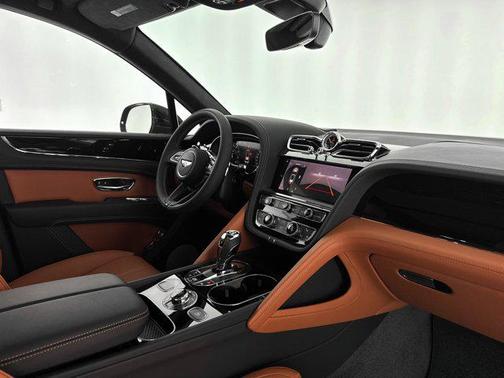 2025 Bentley Bentayga V8