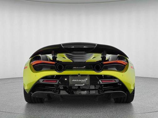 2022 McLaren 720S Base