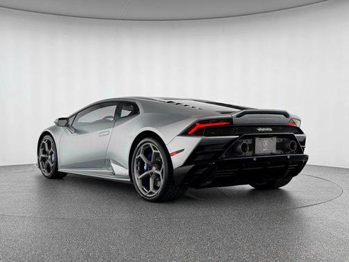 2020 Lamborghini Huracan EVO Base