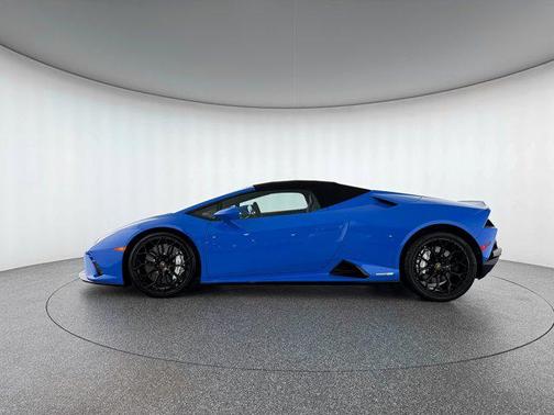 2022 Lamborghini Huracan EVO Spyder RWD