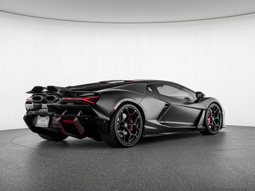 Helene 2025 Lamborghini Revuelto Base