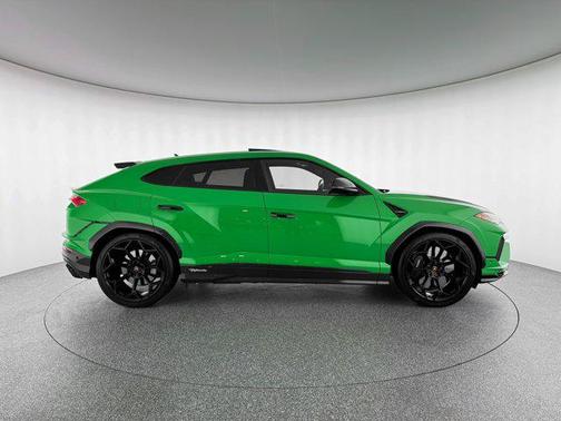 2024 Lamborghini Urus Performante