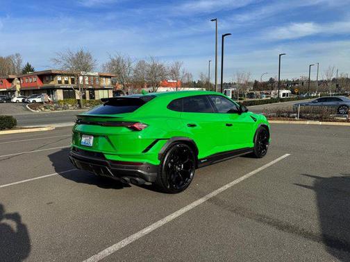 2024 Lamborghini Urus Performante