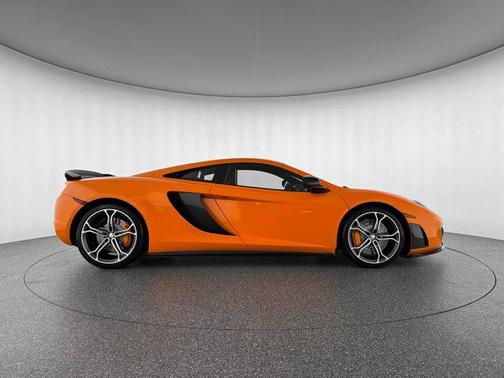 2013 McLaren MP4-12C Base