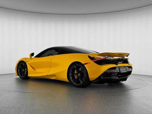 2019 McLaren 720S Base
