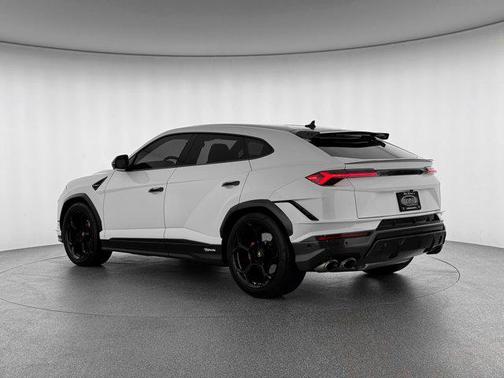 2024 Lamborghini Urus Performante
