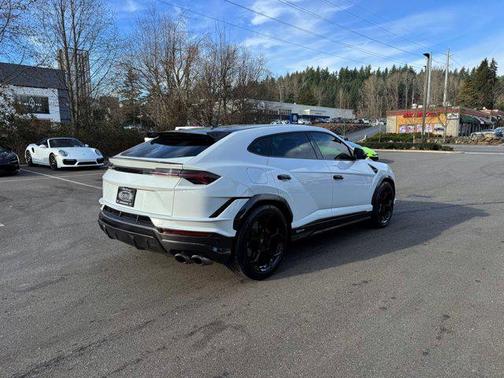 2024 Lamborghini Urus Performante
