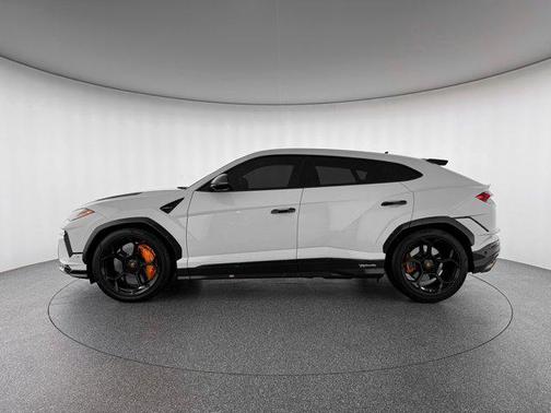 2024 Lamborghini Urus Performante