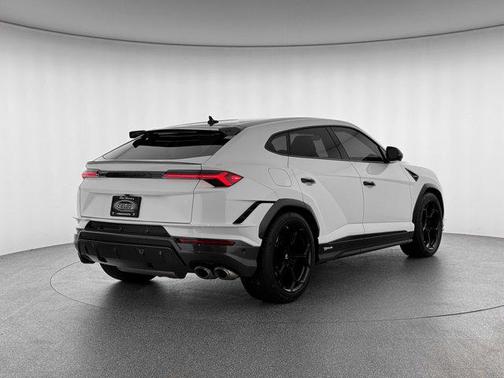 2024 Lamborghini Urus Performante