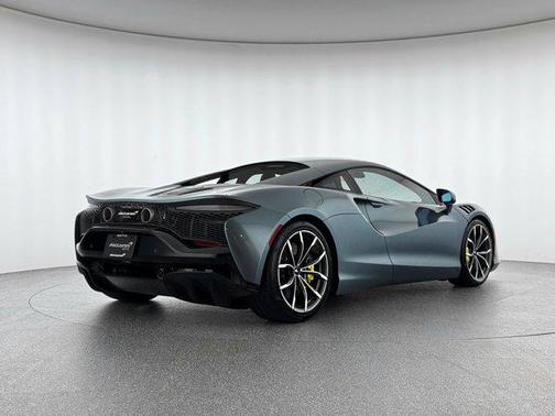 2023 McLaren Artura TechLux