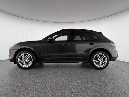 2022 Porsche Macan Base