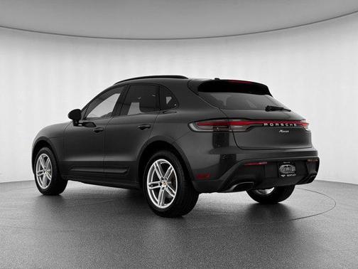 2022 Porsche Macan Base