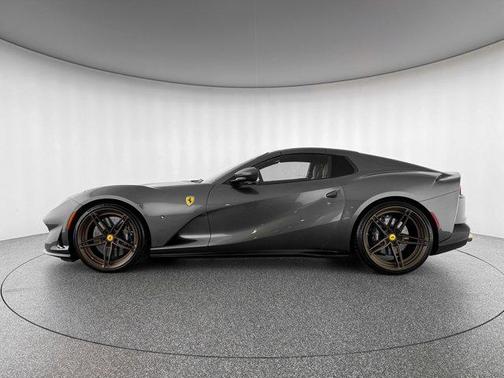 2021 Ferrari 812 GTS Base
