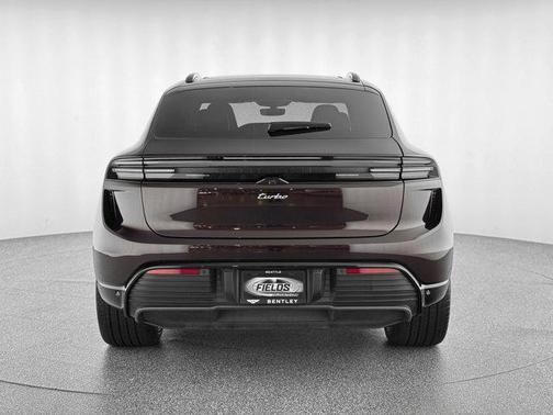 2024 Porsche Macan Turbo