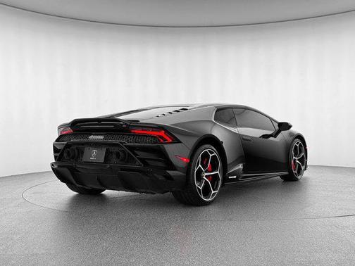 2022 Lamborghini Huracan EVO Coupe RWD