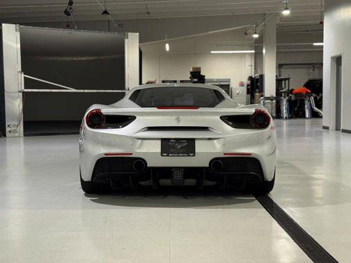 2017 Ferrari 488 GTB Base