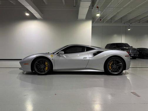 2017 Ferrari 488 GTB Base