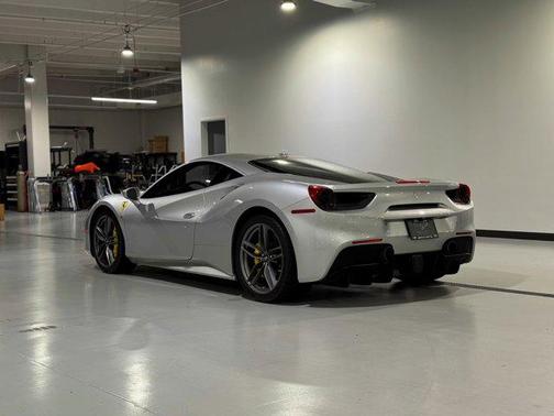 2017 Ferrari 488 GTB Base