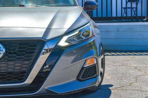 2020 Nissan Altima SR FWD