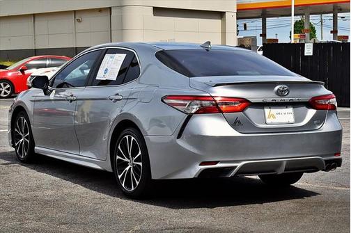 2019 Toyota Camry SE