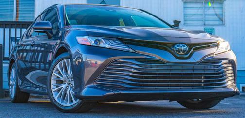 Predawn Gray Mica 2018 Toyota Camry XLE