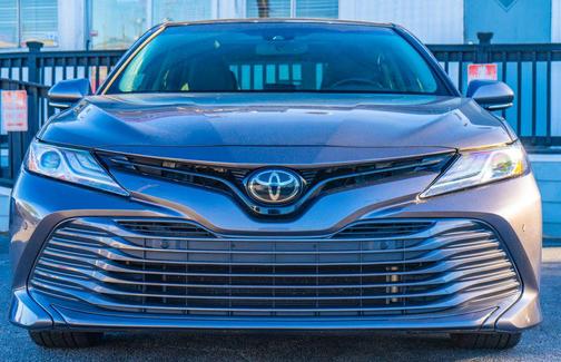 Predawn Gray Mica 2018 Toyota Camry XLE