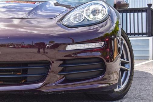 2015 Porsche Panamera 4