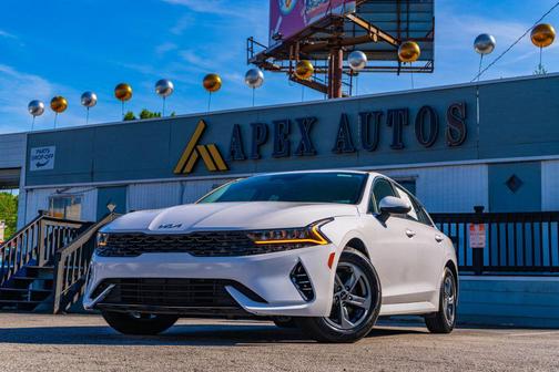 Glacial White Pearl 2022 Kia K5 LX